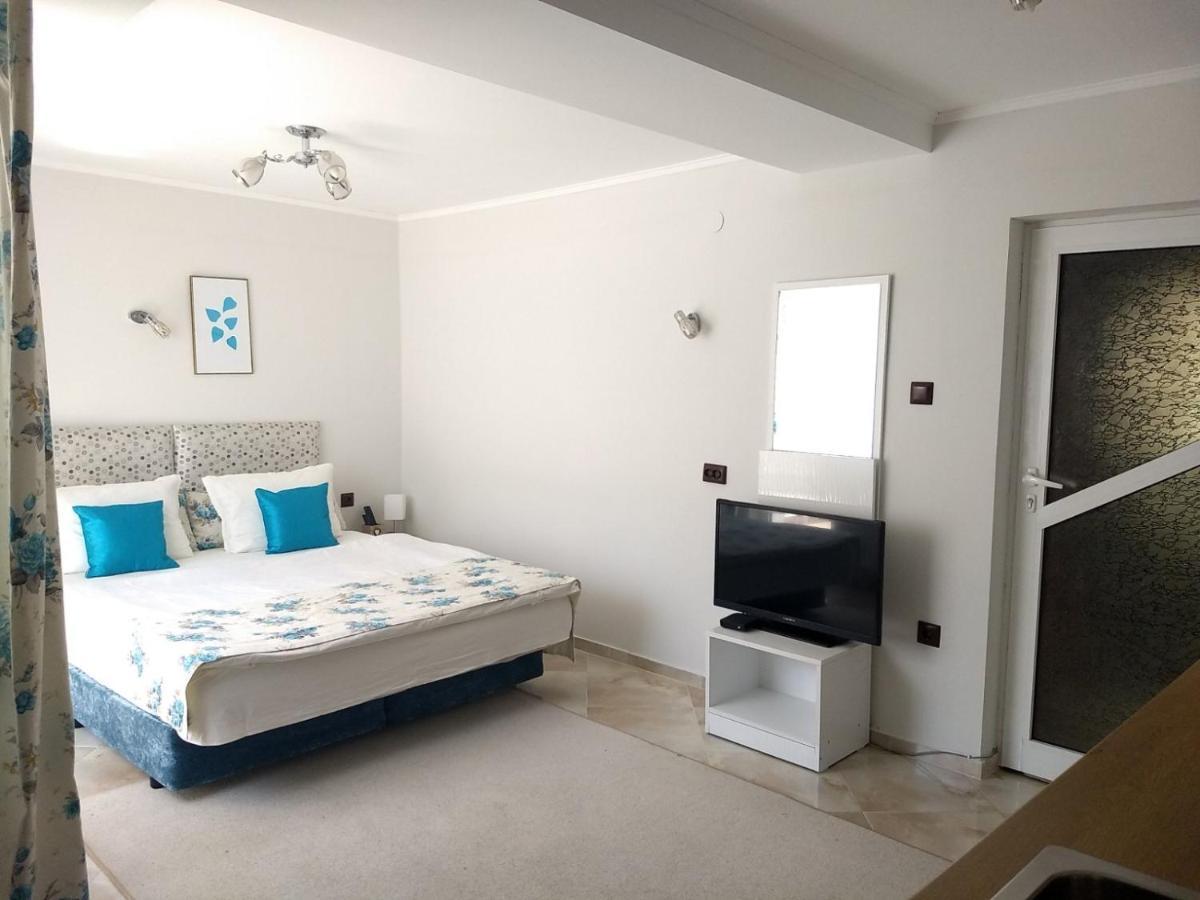 White Rose Guest Rooms ブルガス エクステリア 写真