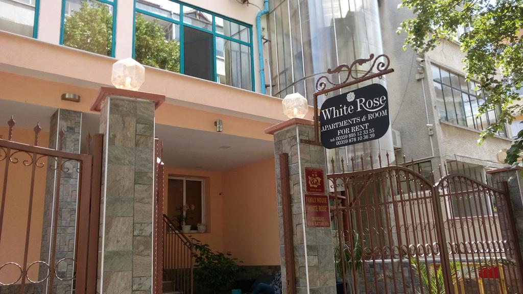 White Rose Guest Rooms ブルガス エクステリア 写真